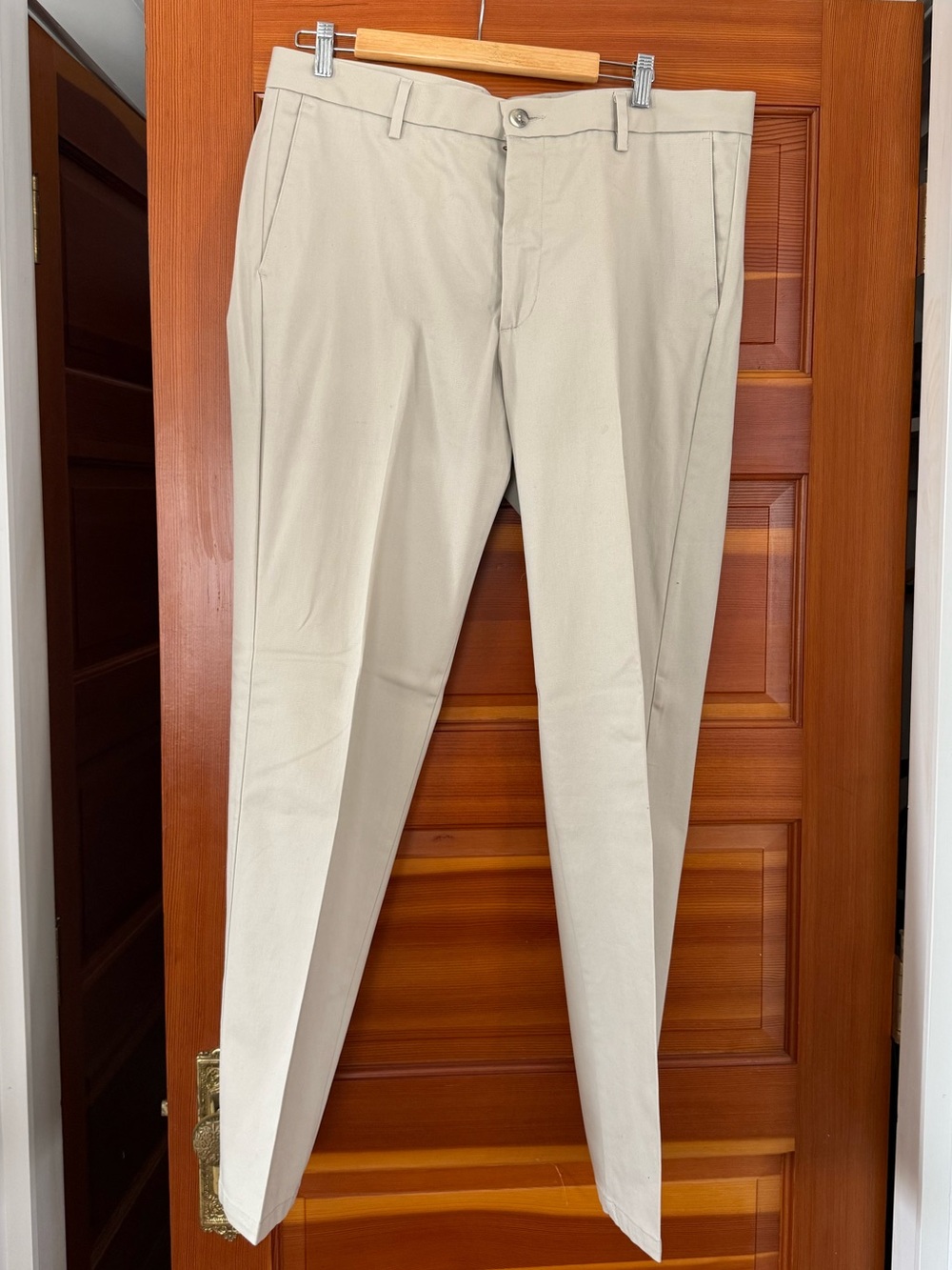 Dockers Men’s Straight Leg Chino in Light Beige